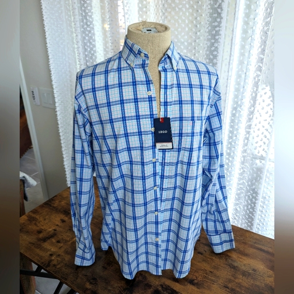 Izod Other - NWT Izod Blue Plaid Button Down Shirt